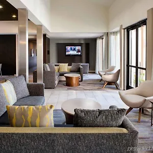 Courtyard By Marriott Airport United States